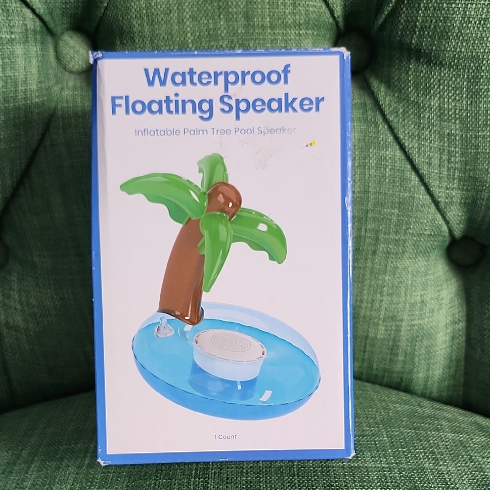 Waterproof Floating Speaker with Palm Tree